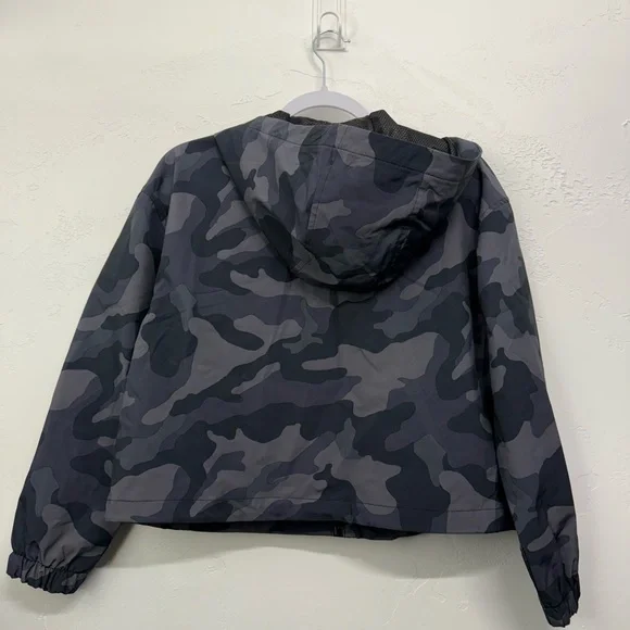 Old Navy Women’s XS Gray Camo Spring Jacket - Picture 2 of 3